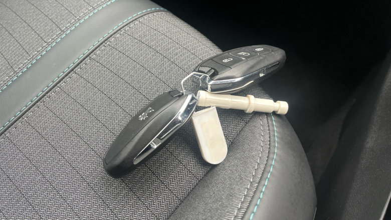 Peugeot 208 1.2 PureTech 100 Allure 5dr Petrol Hatchback